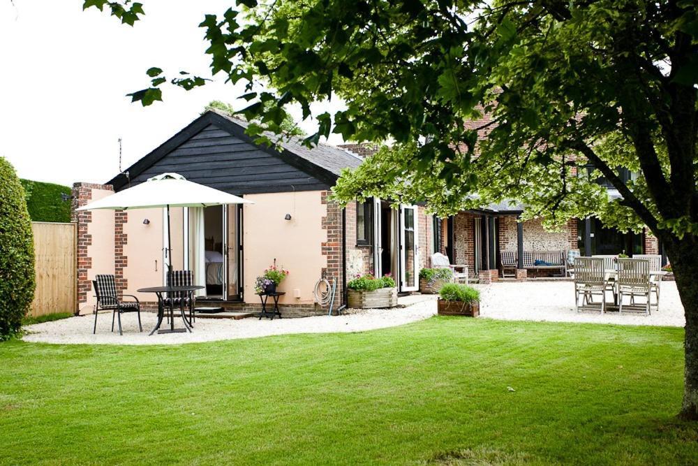 The Old Hop Kiln Barn Bed & Breakfast Petersfield Exterior photo
