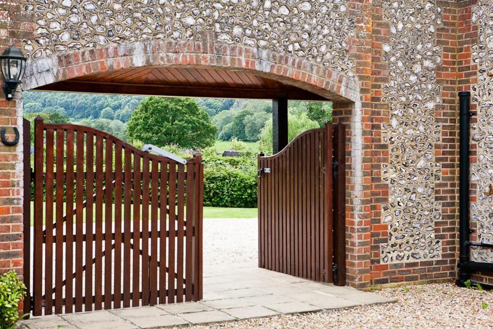 The Old Hop Kiln Barn Bed & Breakfast Petersfield Exterior photo